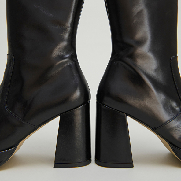 Platform boots in black leather | VENDOME