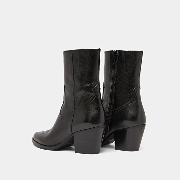 Heeled ankle boots with topstitch in black leather | DJAMENA