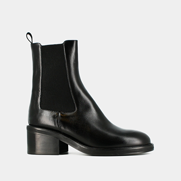 Boots with elastics in black leather | DEMOISELLE