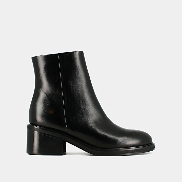 Boots with chunky heels in black leather | DANSEUSE