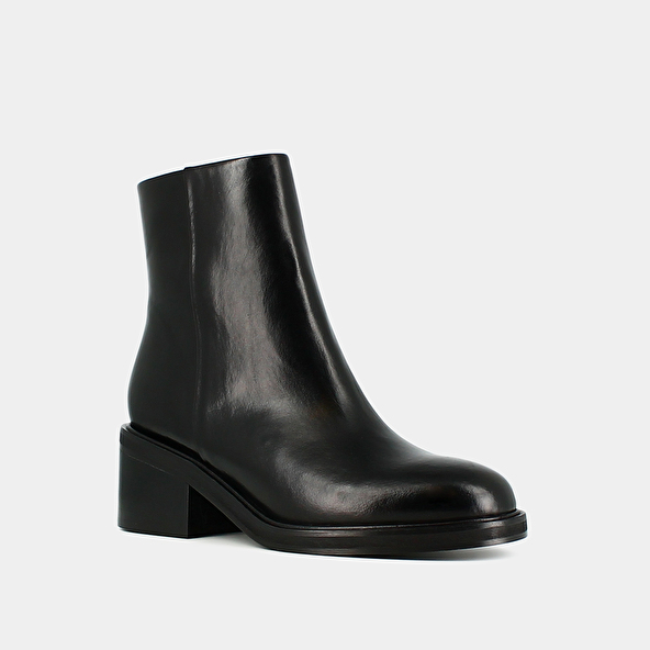 Boots with chunky heels in black leather | DANSEUSE