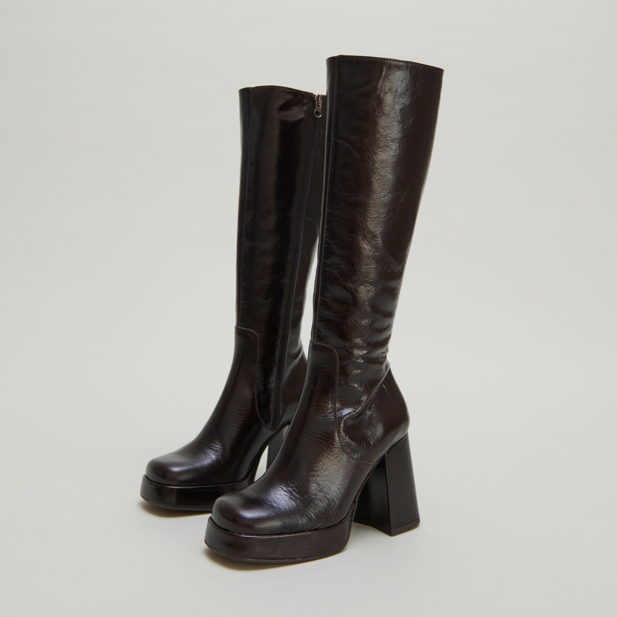 Heeled boots with square-toe in dark brown shiny leather | BRYAN