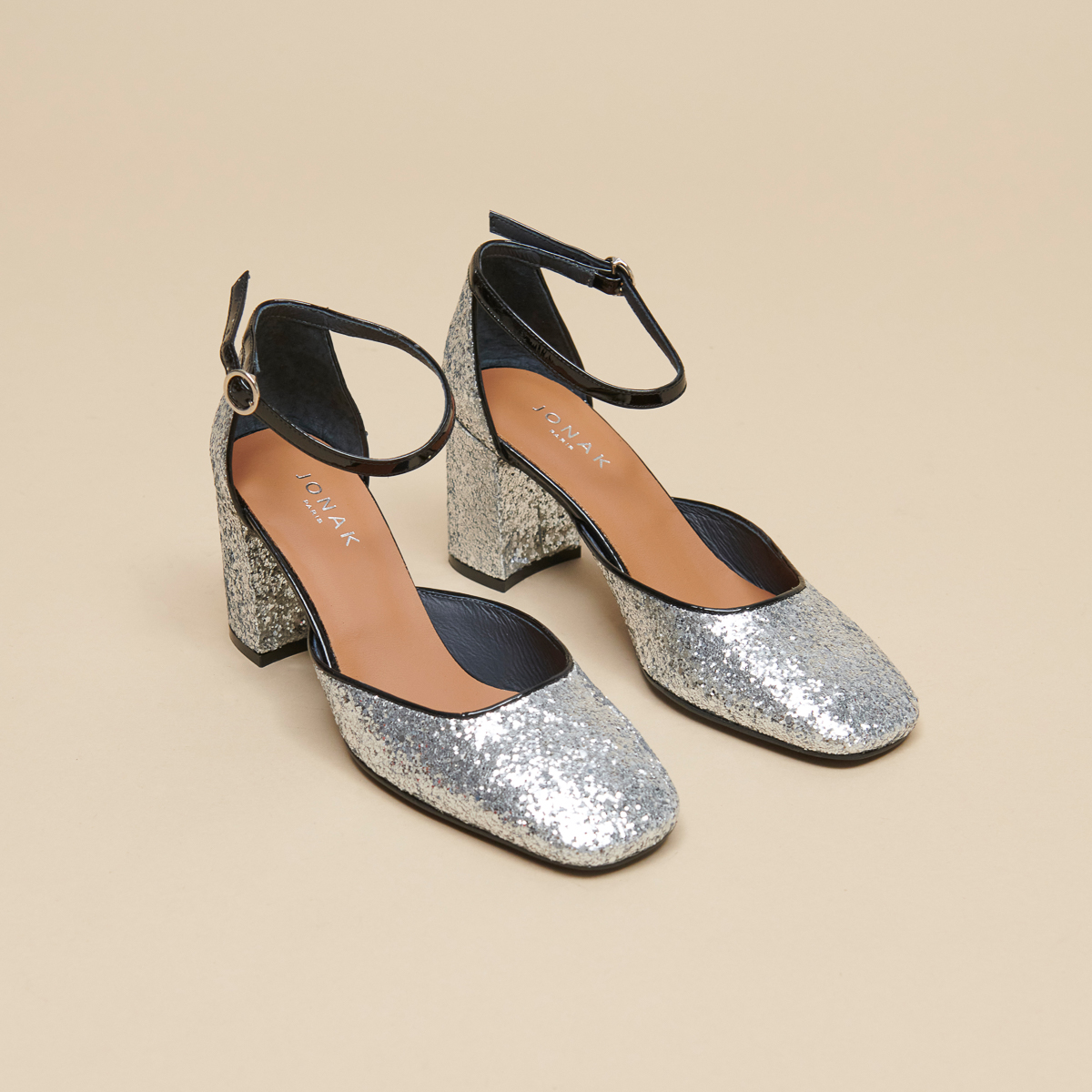Salomes with straps in silver and black glitter and patent | DOUGGIE