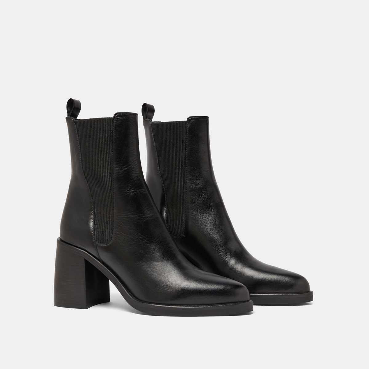 Boots &agrave; talons hauts et &eacute;lastiques in black leather | DISCO