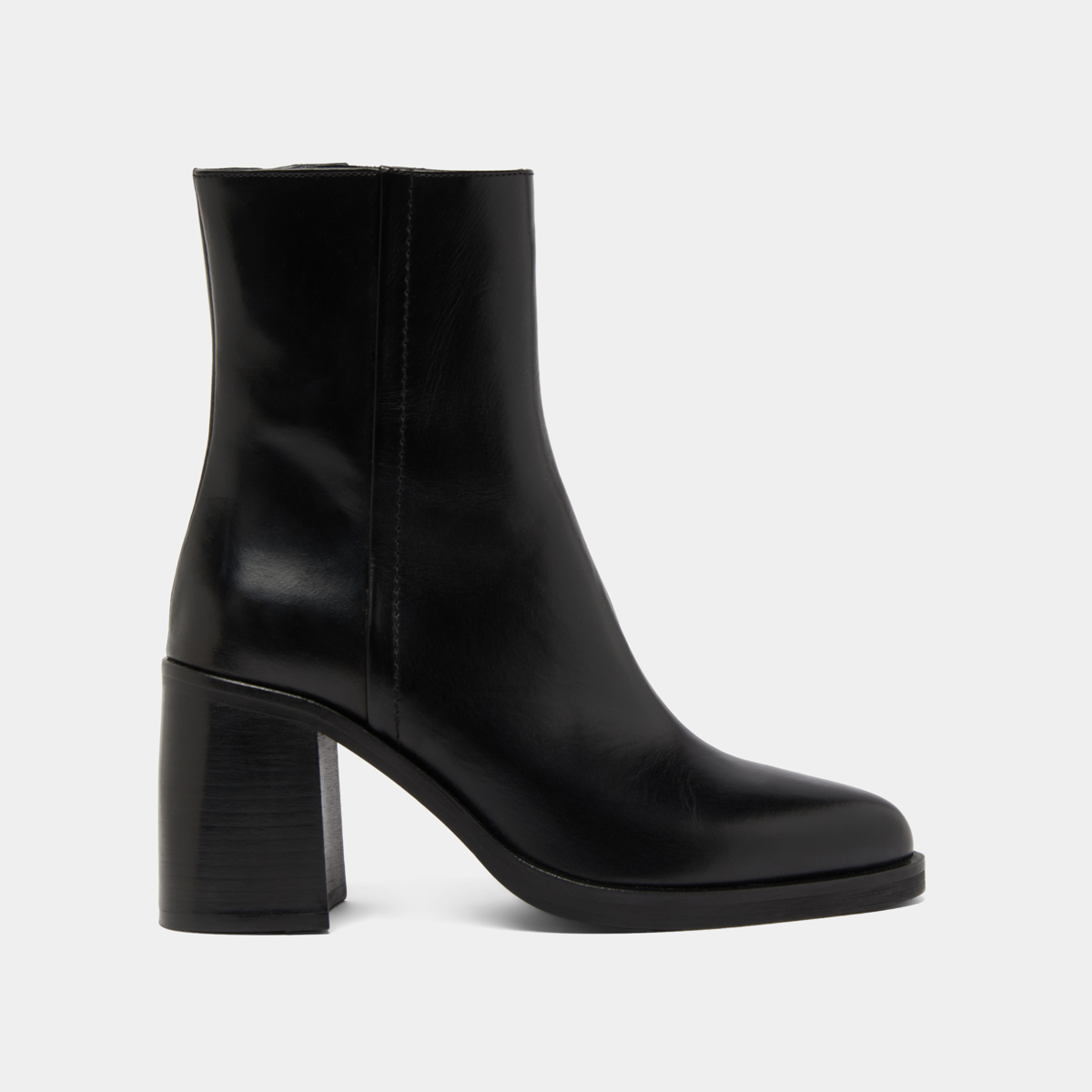Bottines &agrave; talons in black leather | DOLOR