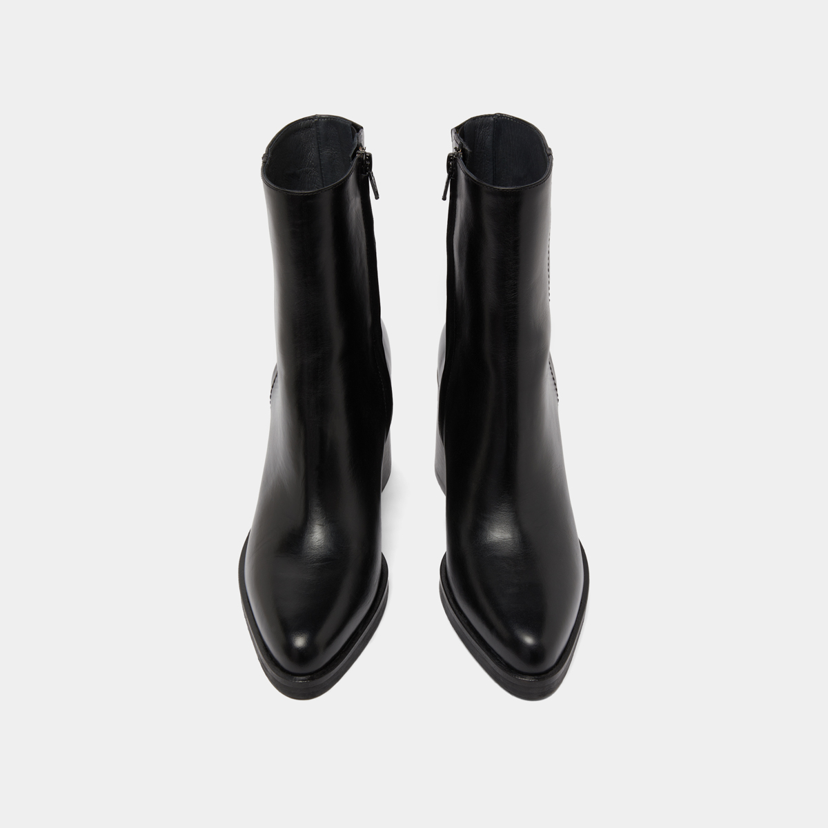 Bottines &agrave; talons in black leather | DOLOR