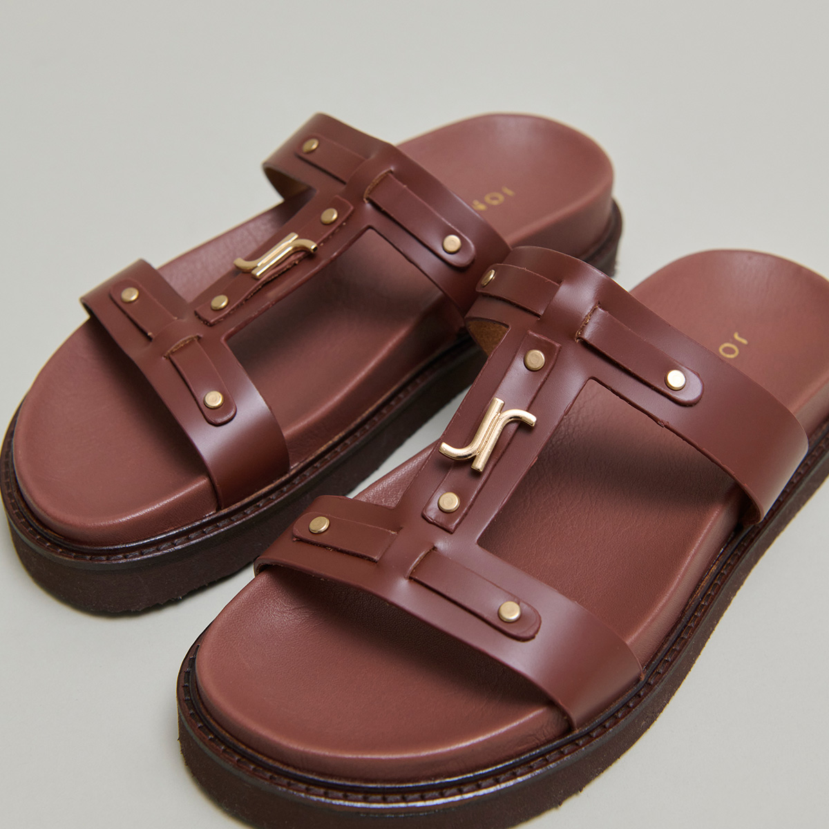 Platform sandals in brown glazed leather | LUANA