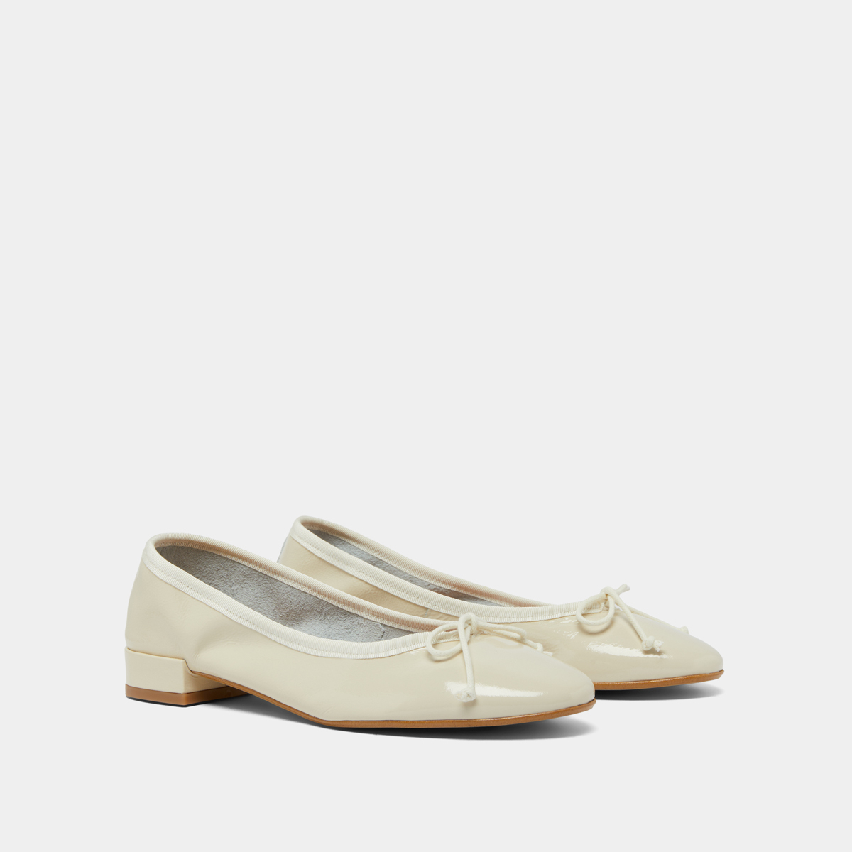 Ballet flats with laces in ecru pleated patent | ALOME