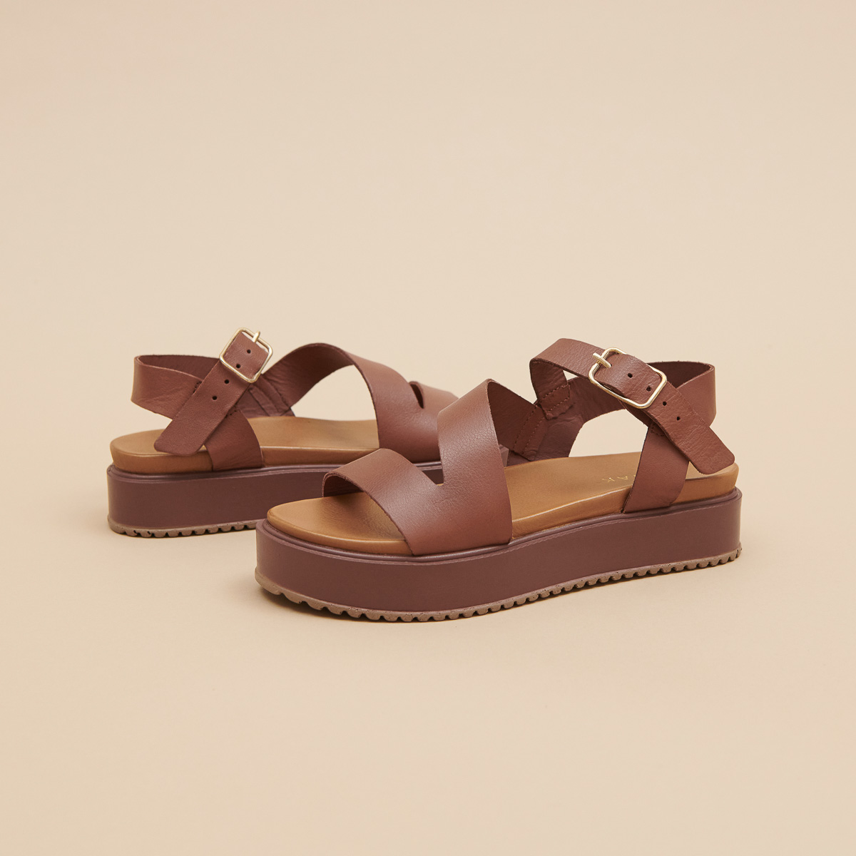 Platform sandals with straps in brown leather | ISAURE