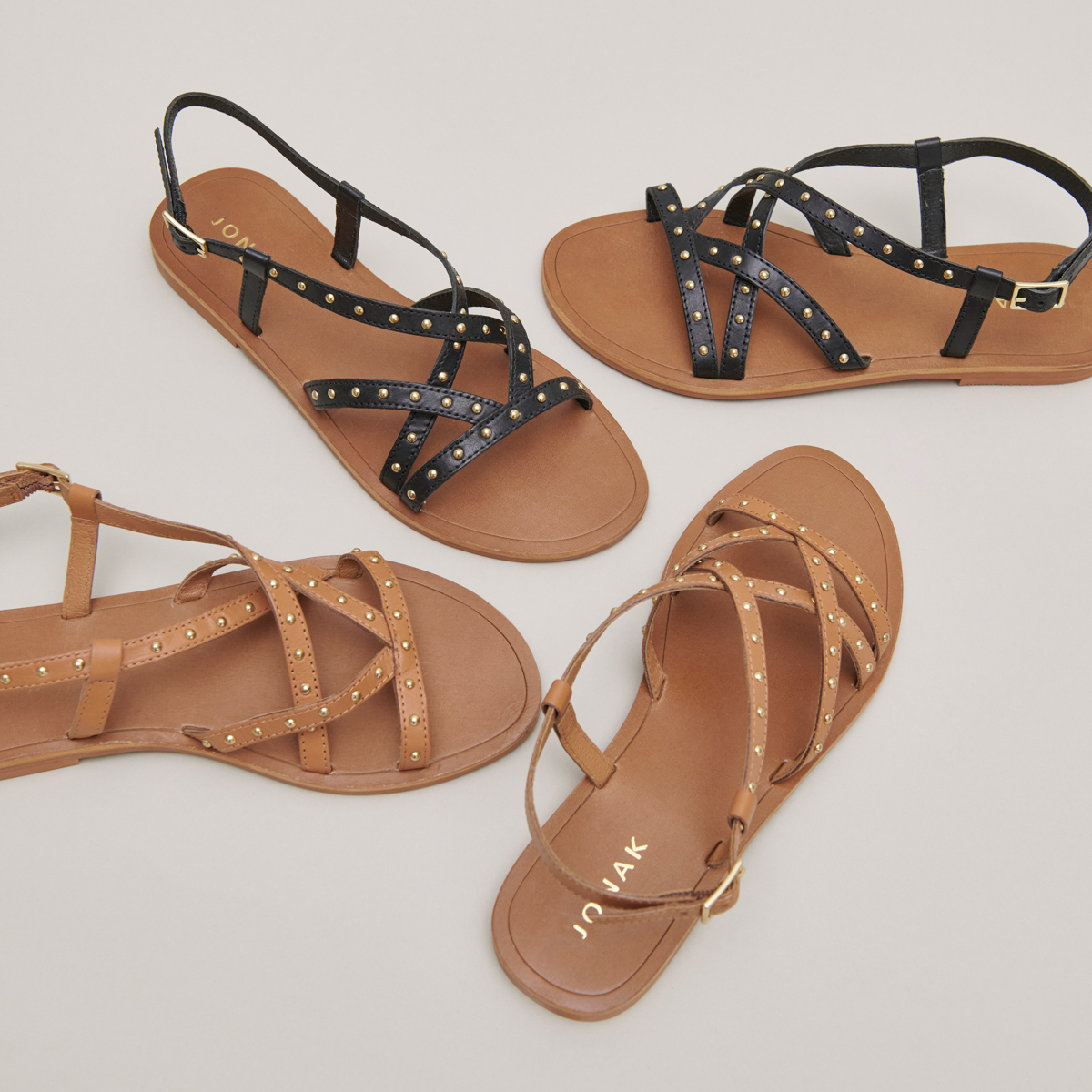 Plagettes with thin straps in black leather | WATERLOO