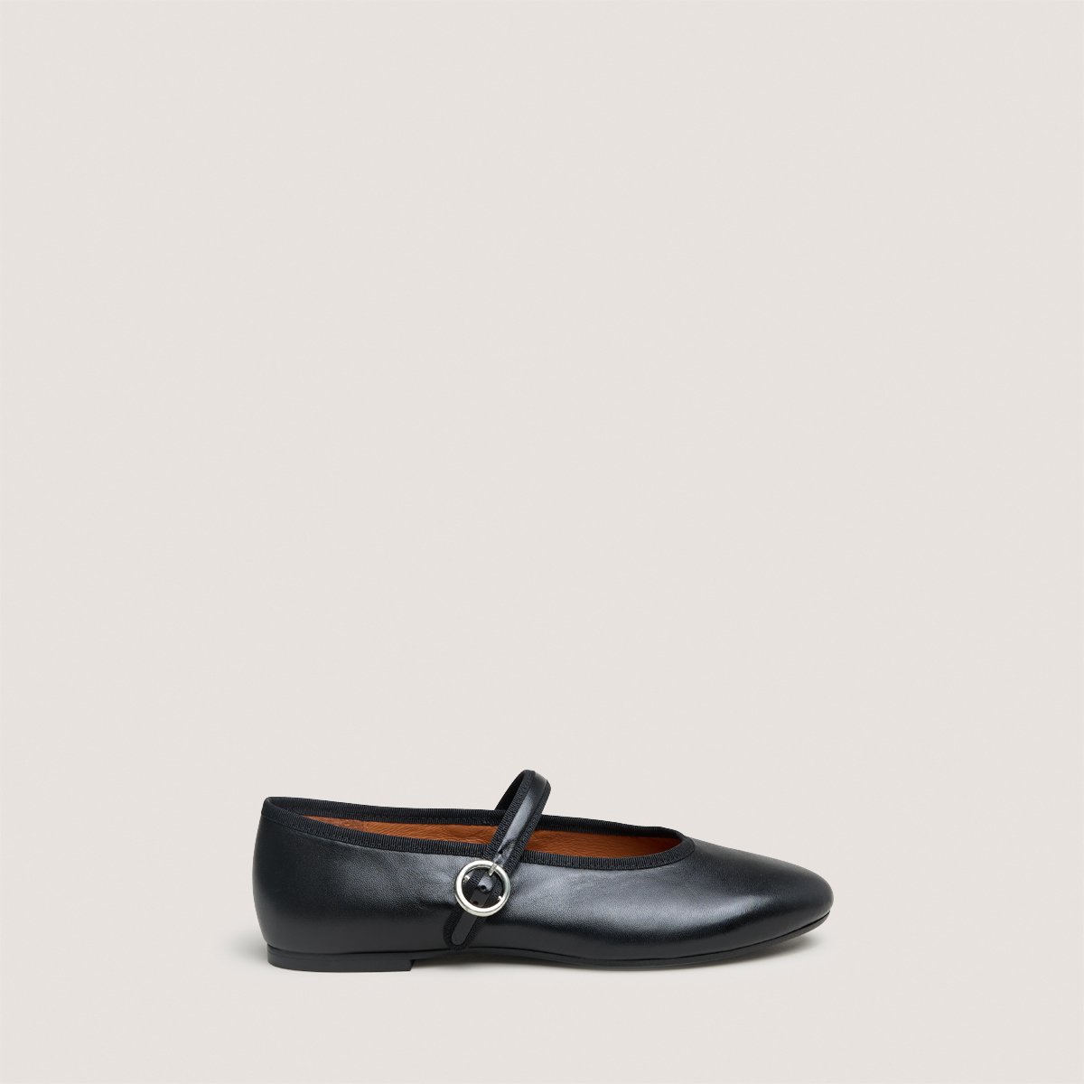 Ballet flats with straps and adjustable buckles in black leather | DEESSE