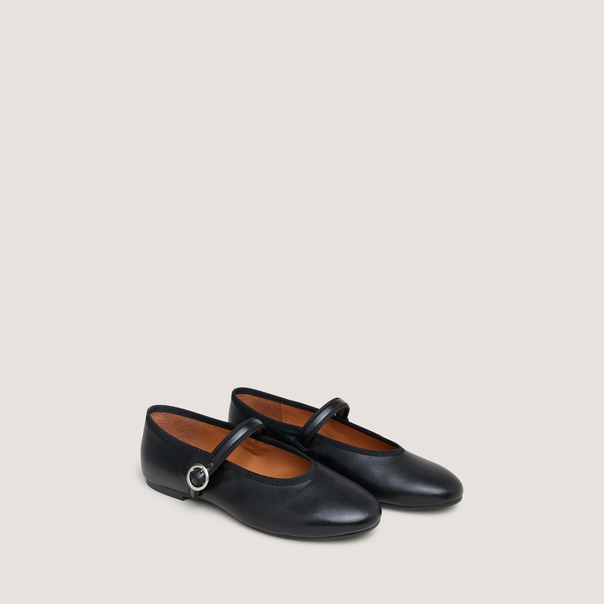 Ballet flats with straps and adjustable buckles in black leather | DEESSE