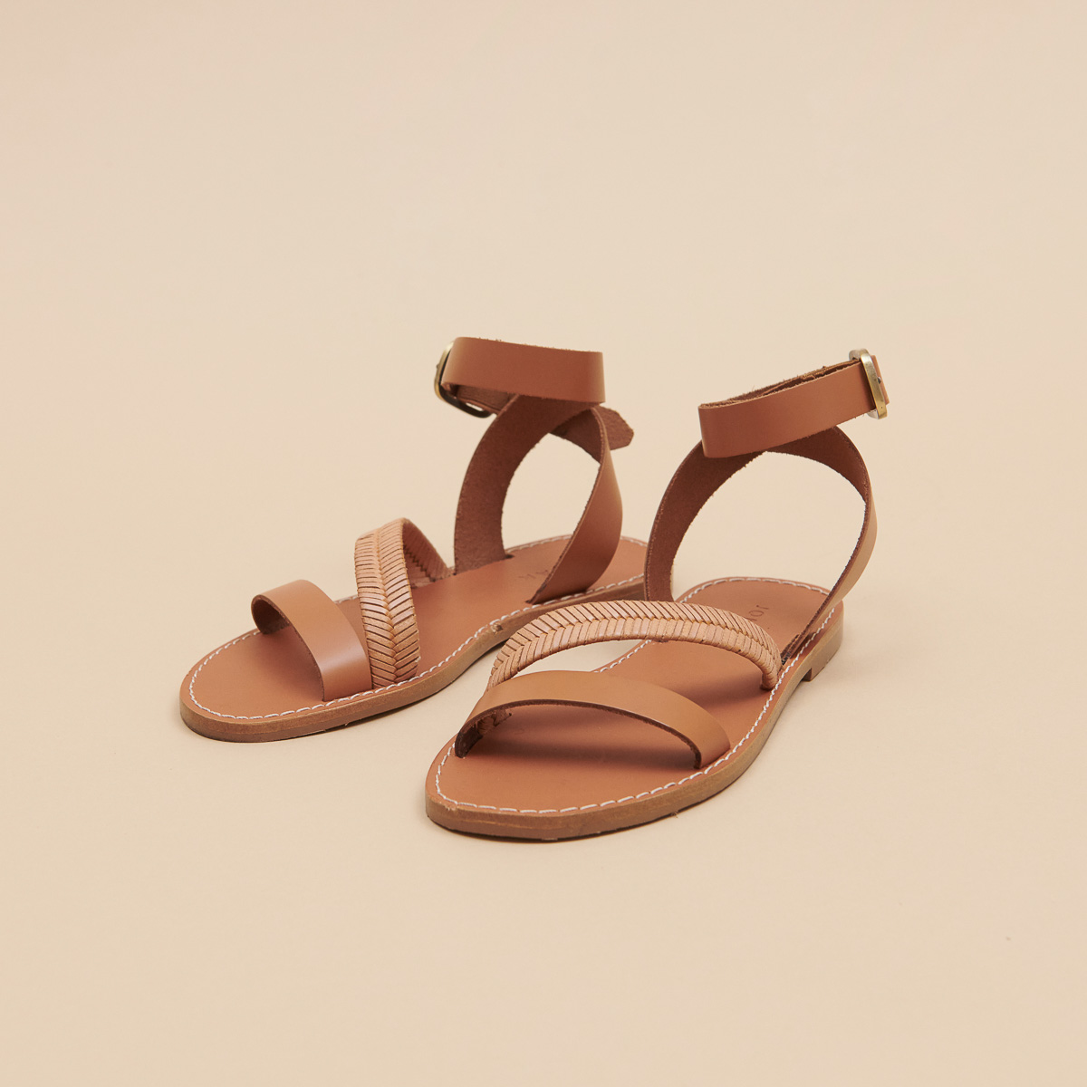 Plagettes with straps in cognac glazed leather | LAUSANNE