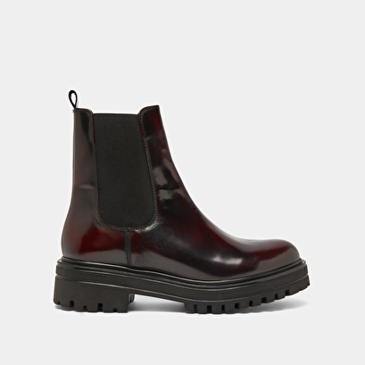 Boots &agrave; semelles crant&eacute;es et &eacute;lastiques in burgundy patinated leather | amandine