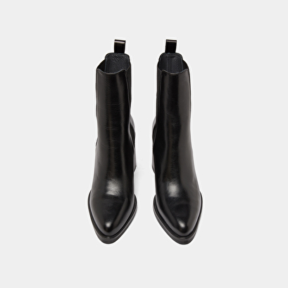 Boots &agrave; talons hauts et &eacute;lastiques in black leather | disco
