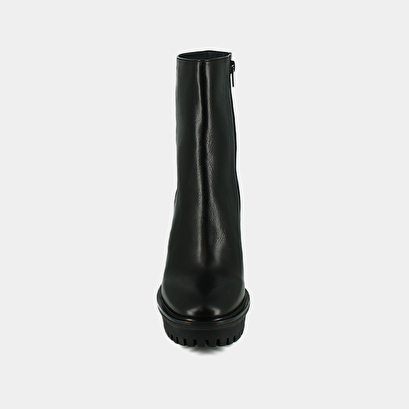 Ankle boots with heels and notched soles black