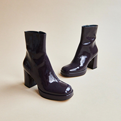 Heeled lowboots purple