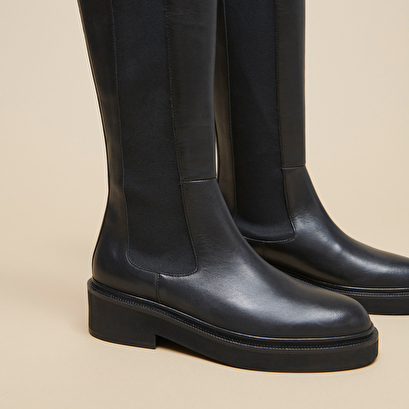 Boots with elastics in black leather | dolmen