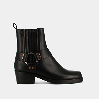 Ankle boots with buckles black