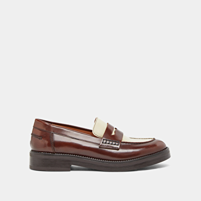 Round-toed loafers in brown and ecru glazed leather | MIRNA
