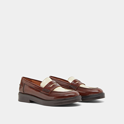 Round-toed loafers in brown and ecru glazed leather | MIRNA