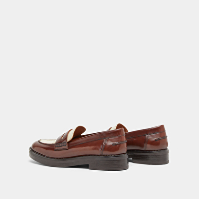 Round-toed loafers in brown and ecru glazed leather | MIRNA