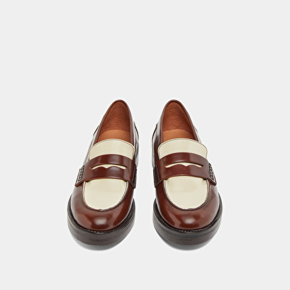 Round-toed loafers in brown and ecru glazed leather | MIRNA
