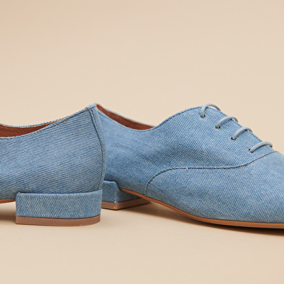 Flat-heeled richelieus in blue denim | adenise