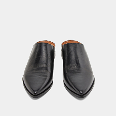Pointed-toe mules in black leather | ALADIN