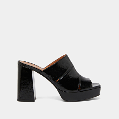 Mules with heels and open toes in black shiny leather | VAGABOND