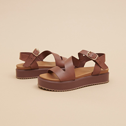 Platform sandals with straps in brown leather | isaure
