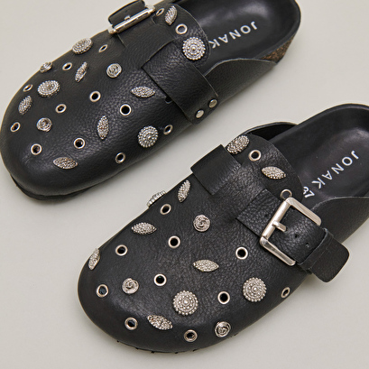 Mules with silver details in black grained leather | wasila