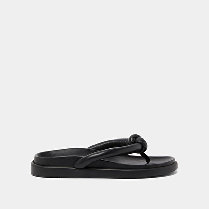 Mules with straps in black leather | woodland
