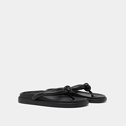 Mules with straps in black leather | woodland