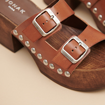 Platform mules with open toes in cognac leather | ELLA