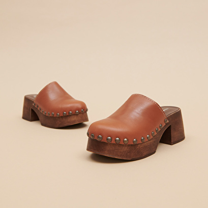 Platform mules in cognac leather | elliot