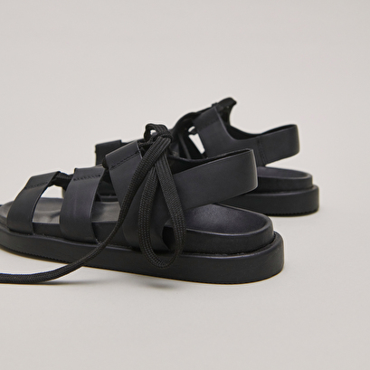 Sandals with multiple straps and laces black