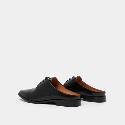 Mules with laces in black glazed leather | AGDAL