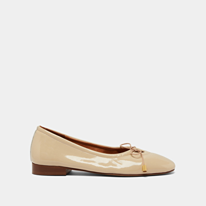 Ballet flats with laces in beige leather | DAPHNE