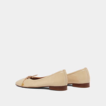 Ballet flats with laces in beige leather | DAPHNE