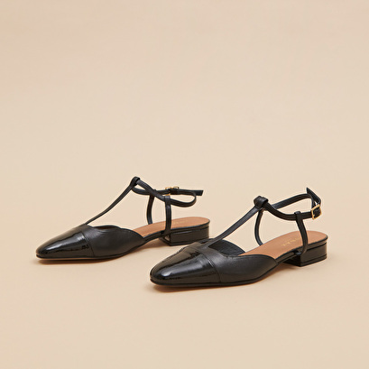 Ballet flats with adjustable buckles in black leather and patent | DHAPUS