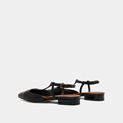 Ballet flats with adjustable buckles in black leather and patent | DHAPUS