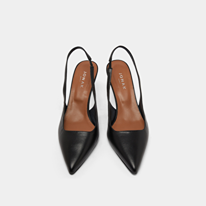 Pointed-toe pumps in black leather | diamantine