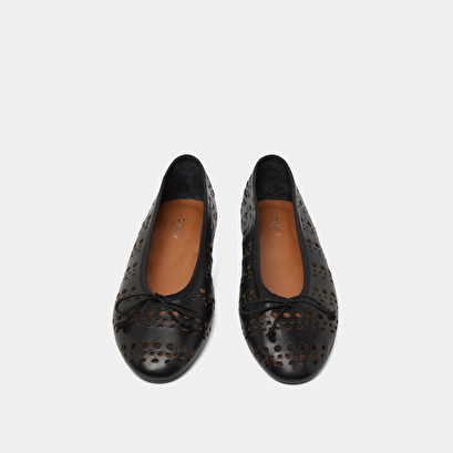 Cut-out ballet flats in black leather | DILANA