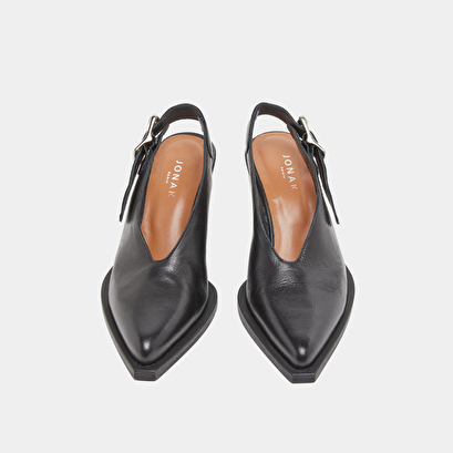 Pumps with beveled heels in black leather | DORY