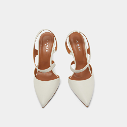 Pointed-toe pumps in ecru leather | DOROTHE
