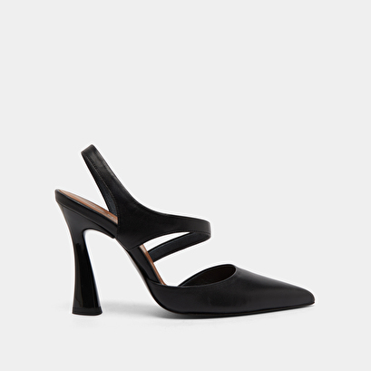 Pointed-toe pumps in black leather | DOROTHE