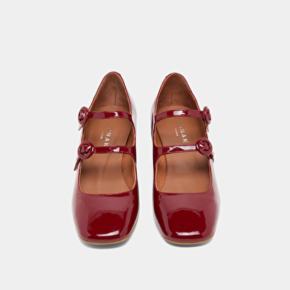 Babies with double straps and rounded toes in carmine red patent | DELOU