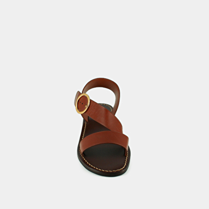 Asymmetrical sandals in cognac leather | WABLO