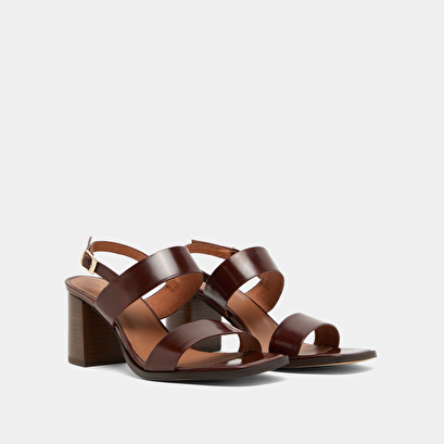 Heeled sandals in cognac glazed leather | valmont